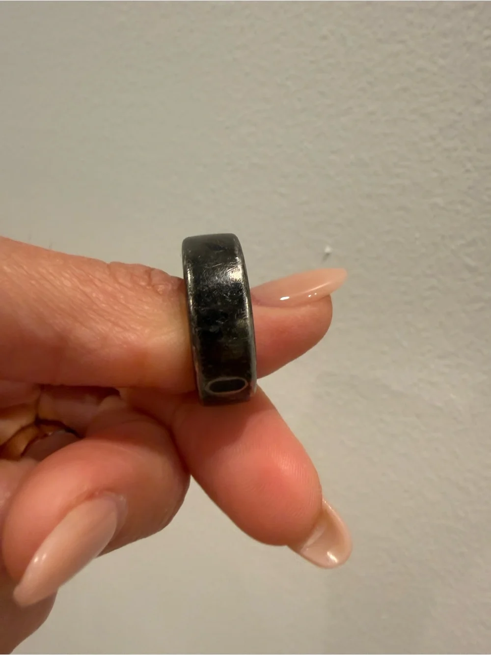 Oura Gen 3 Size 8 Heritage Black Fitness Tracker Ring, Charger and Cable